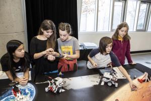 L’apprentissage du codage pour tous lors de l'activité Aldébaran au Planétarium.