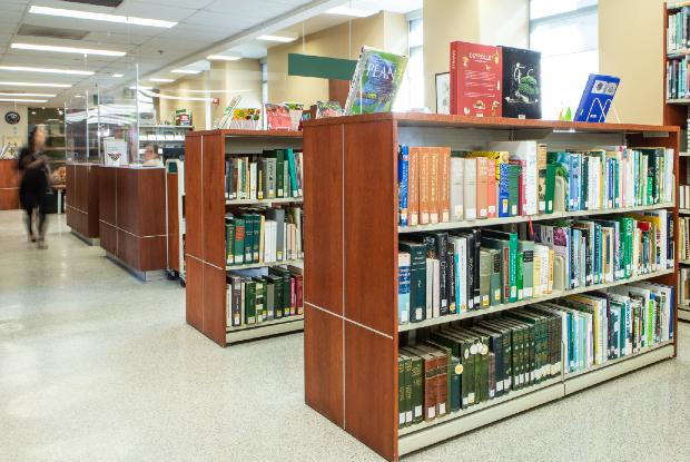 Livres à la bibliothèque du Jardin botanique de Montréal
