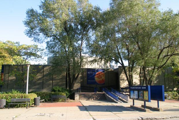 Montréal Planetarium.